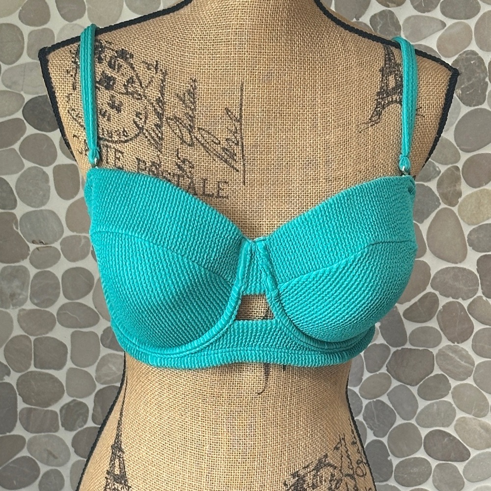 Shade & Shore  light lift underwire bikini top